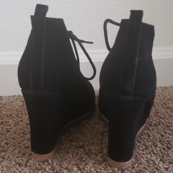 Steve Madden Black Tanngoo Ankle Booties - Picture 3 of 4